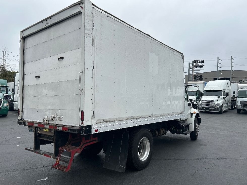 Medium Duty Box Truck-Light and Medium Duty Trucks-International-2020-MV607-Kent-WA-151,919\n\t\tmiles-$ 40,500 - Image 13