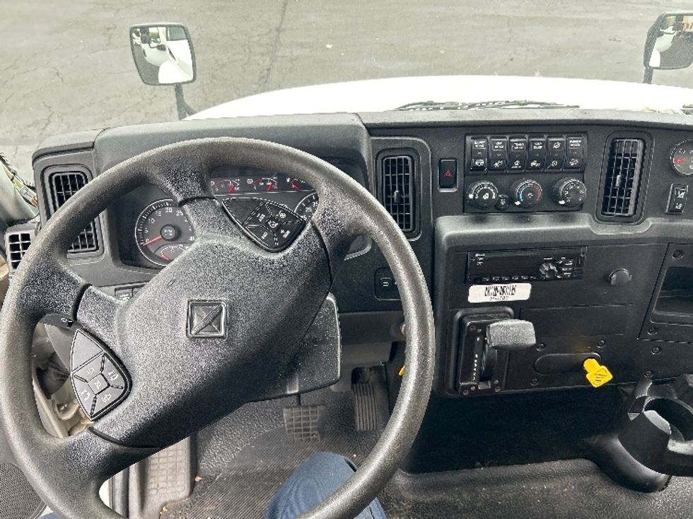Medium Duty Box Truck-Light and Medium Duty Trucks-International-2020-MV607-Kent-WA-151,919\n\t\tmiles-$ 40,500 - Image 18