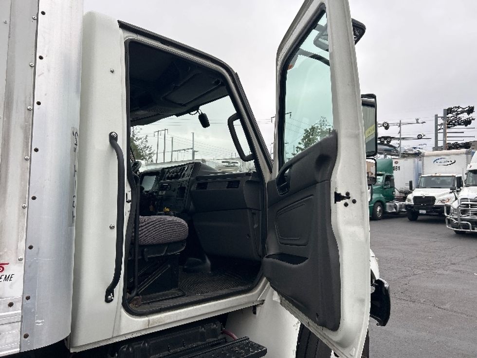 Medium Duty Box Truck-Light and Medium Duty Trucks-International-2020-MV607-Kent-WA-151,919\n\t\tmiles-$ 40,500 - Image 20