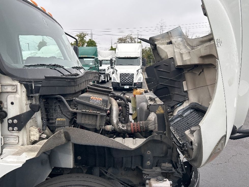 Medium Duty Box Truck-Light and Medium Duty Trucks-International-2020-MV607-Kent-WA-151,919\n\t\tmiles-$ 40,500 - Image 23