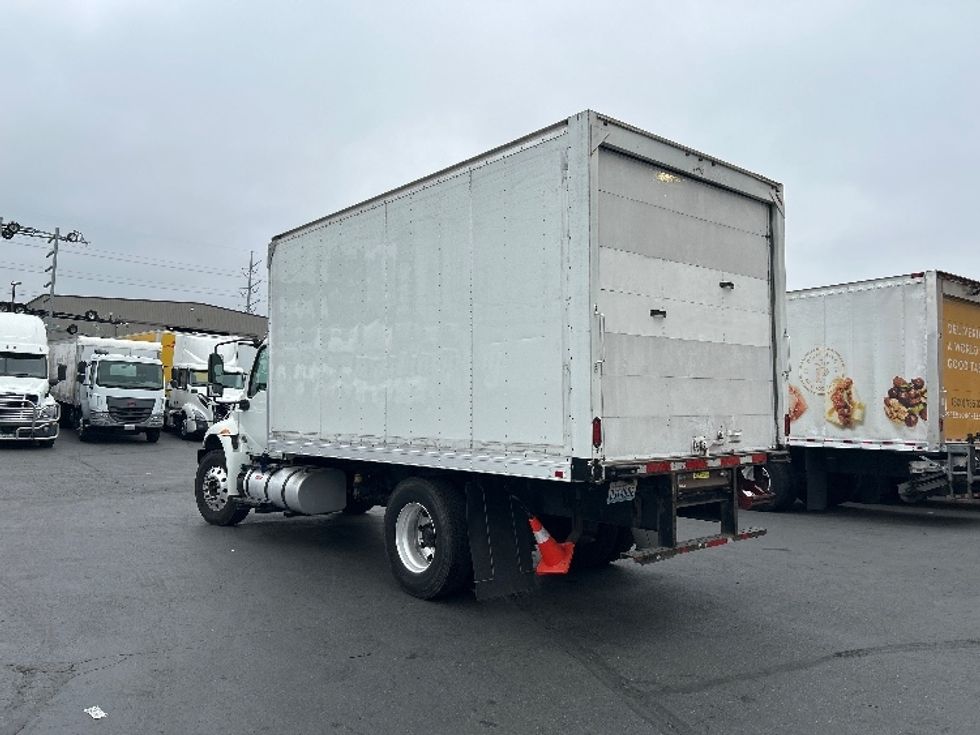 Medium Duty Box Truck-Light and Medium Duty Trucks-International-2020-MV607-Kent-WA-151,919\n\t\tmiles-$ 40,500 - Image 6