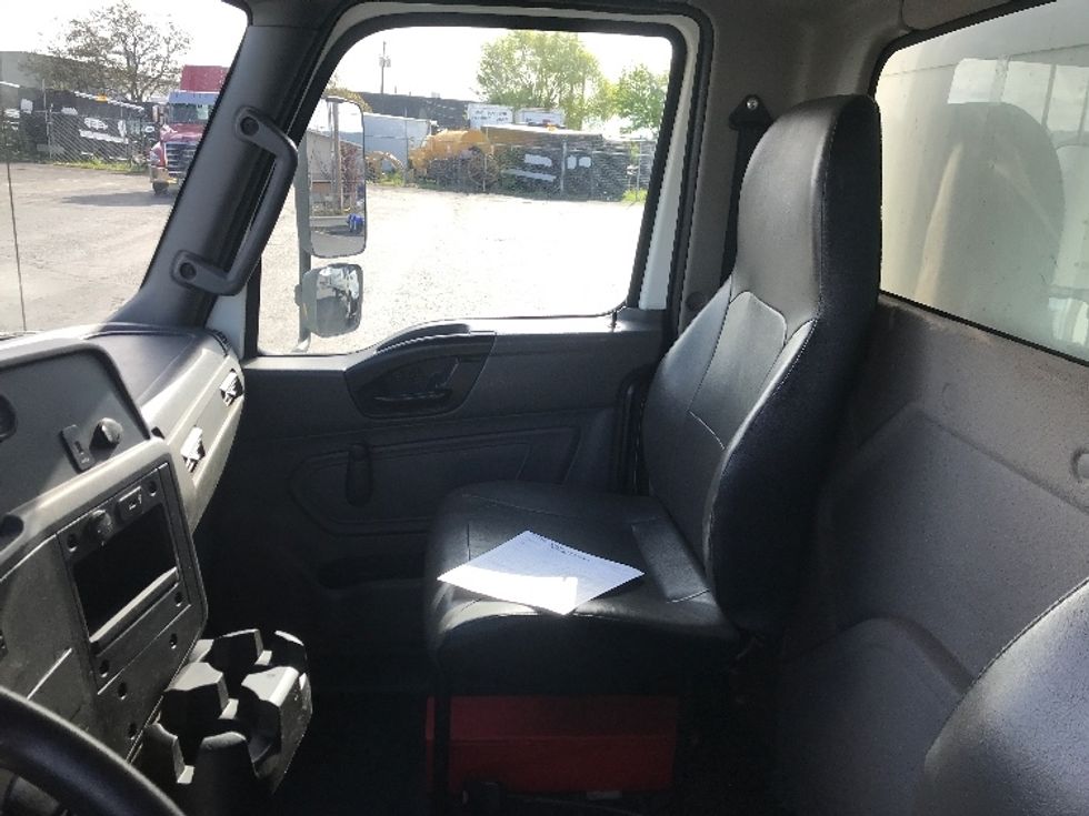 Medium Duty Box Truck-Light and Medium Duty Trucks-International-2020-MV607-Kent-WA-164,193\n\t\tmiles-$ 45,750 - Image 19