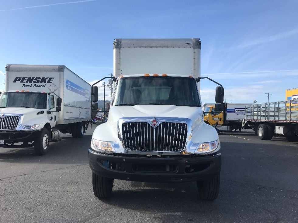 Medium Duty Box Truck-Light and Medium Duty Trucks-International-2020-MV607-Kent-WA-164,193\n\t\tmiles-$ 45,750 - Image 2