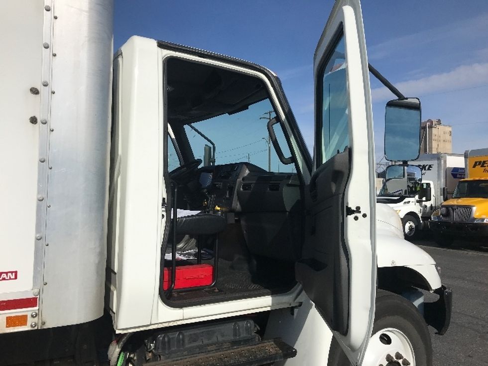 Medium Duty Box Truck-Light and Medium Duty Trucks-International-2020-MV607-Kent-WA-164,193\n\t\tmiles-$ 45,750 - Image 20