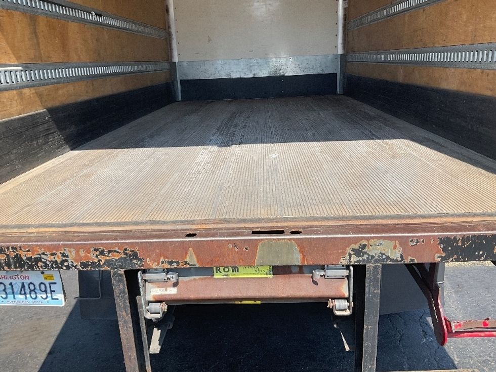 Medium Duty Box Truck-Light and Medium Duty Trucks-International-2020-MV607-Kent-WA-179,237\n\t\tmiles-$ 39,750 - Image 10