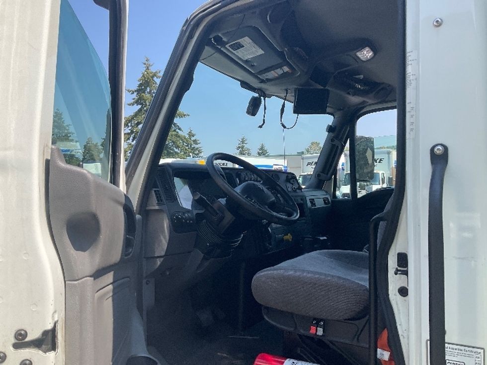 Medium Duty Box Truck-Light and Medium Duty Trucks-International-2020-MV607-Kent-WA-179,237\n\t\tmiles-$ 39,750 - Image 16