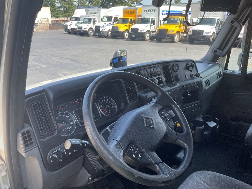 Medium Duty Box Truck-Light and Medium Duty Trucks-International-2020-MV607-Kent-WA-179,237\n\t\tmiles-$ 39,750 - Image 17