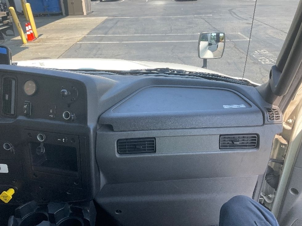 Medium Duty Box Truck-Light and Medium Duty Trucks-International-2020-MV607-Kent-WA-179,237\n\t\tmiles-$ 39,750 - Image 20