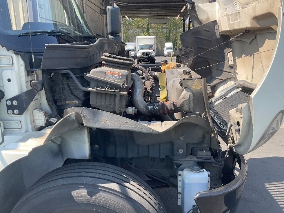 Medium Duty Box Truck-Light and Medium Duty Trucks-International-2020-MV607-Kent-WA-179,237\n\t\tmiles-$ 39,750 - Image 22