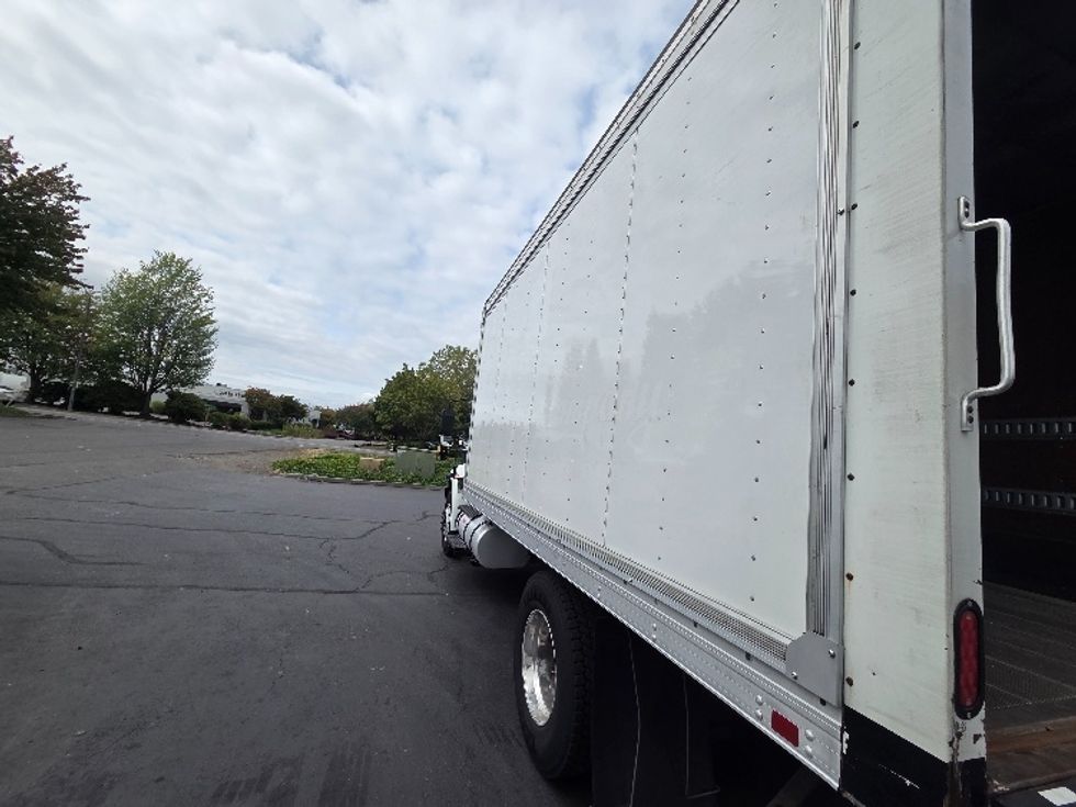 Medium Duty Box Truck-Light and Medium Duty Trucks-International-2020-MV607-Kent-WA-196,726\n\t\tmiles-$ 37,500 - Image 13