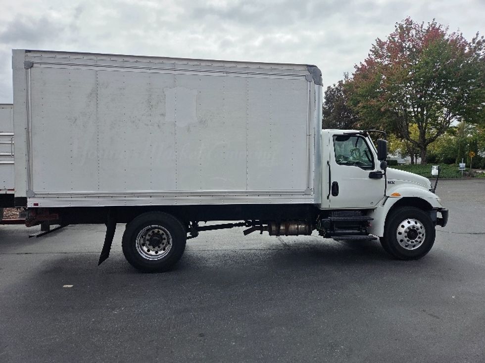 Medium Duty Box Truck-Light and Medium Duty Trucks-International-2020-MV607-Kent-WA-196,726\n\t\tmiles-$ 37,500 - Image 15