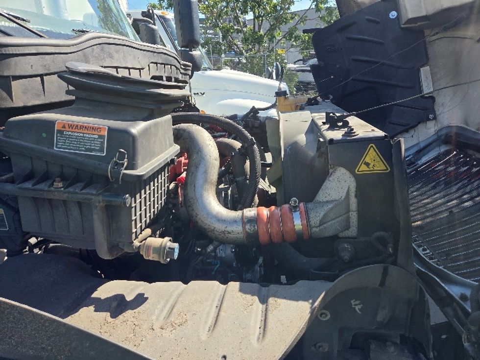 Medium Duty Box Truck-Light and Medium Duty Trucks-International-2020-MV607-Kent-WA-196,726\n\t\tmiles-$ 37,500 - Image 23