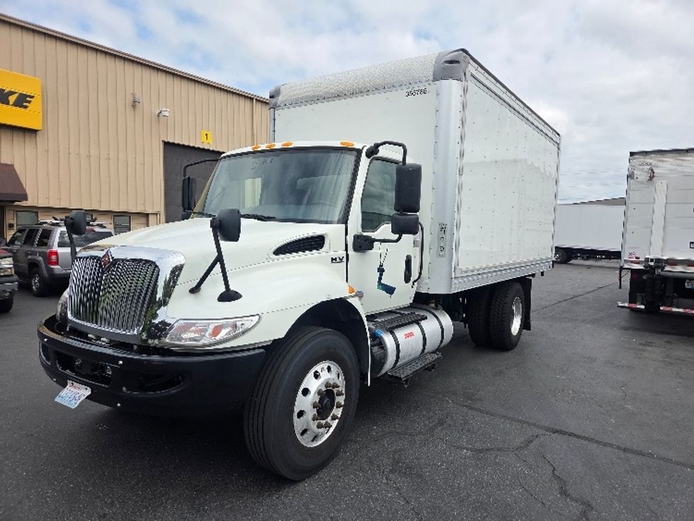 Medium Duty Box Truck-Light and Medium Duty Trucks-International-2020-MV607-Kent-WA-196,726\n\t\tmiles-$ 37,500 - Image 3