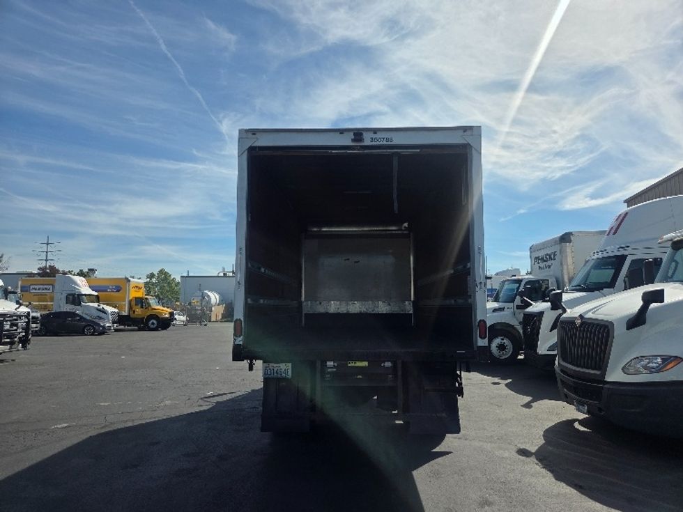Medium Duty Box Truck-Light and Medium Duty Trucks-International-2020-MV607-Kent-WA-196,726\n\t\tmiles-$ 37,500 - Image 8