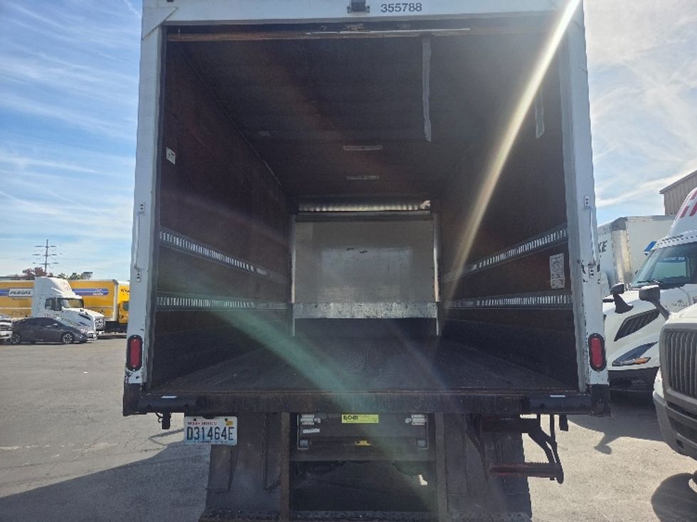 Medium Duty Box Truck-Light and Medium Duty Trucks-International-2020-MV607-Kent-WA-196,726\n\t\tmiles-$ 37,500 - Image 9
