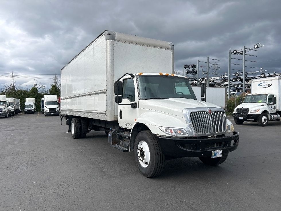 Medium Duty Box Truck-Light and Medium Duty Trucks-International-2020-MV607-Kent-WA-210,154\n\t\tmiles-$ 45,750 - Image 1