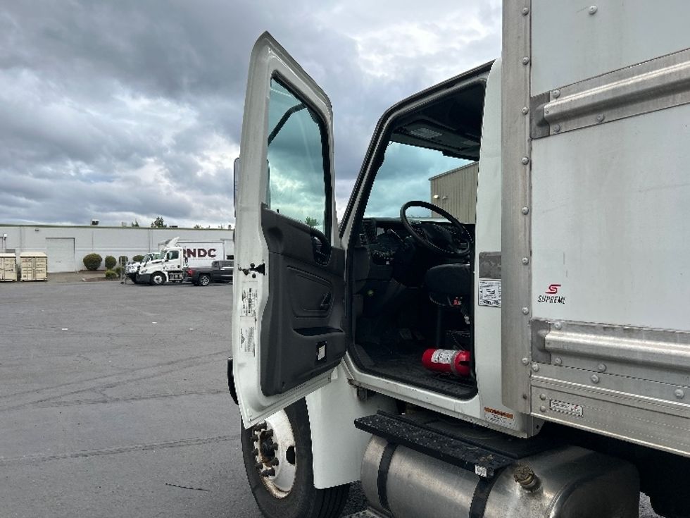 Medium Duty Box Truck-Light and Medium Duty Trucks-International-2020-MV607-Kent-WA-210,154\n\t\tmiles-$ 45,750 - Image 15