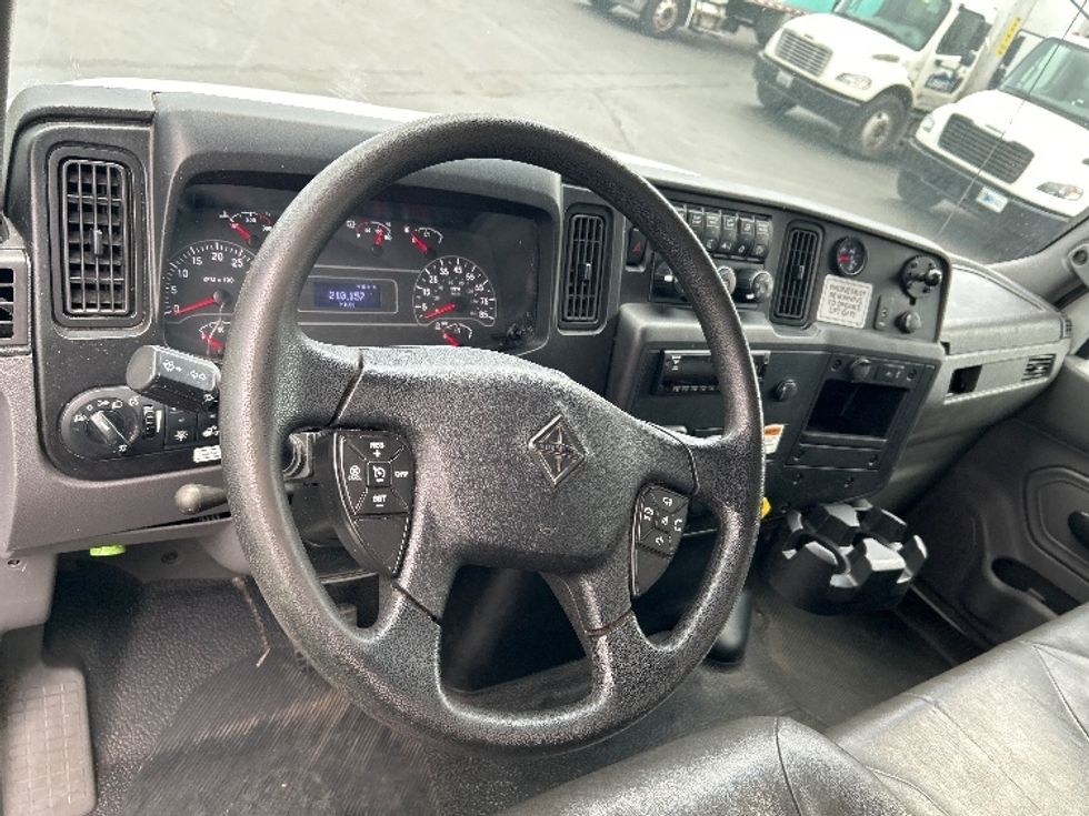 Medium Duty Box Truck-Light and Medium Duty Trucks-International-2020-MV607-Kent-WA-210,154\n\t\tmiles-$ 45,750 - Image 17