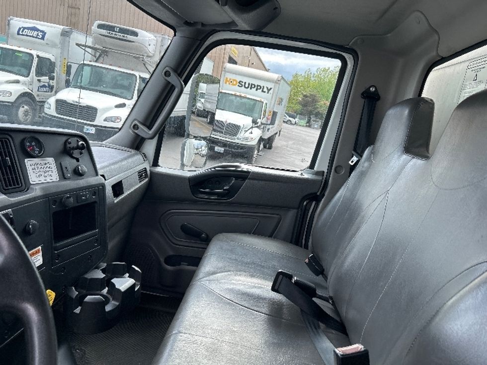 Medium Duty Box Truck-Light and Medium Duty Trucks-International-2020-MV607-Kent-WA-210,154\n\t\tmiles-$ 45,750 - Image 18