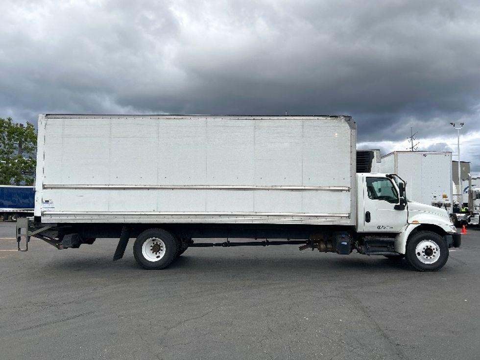 Medium Duty Box Truck-Light and Medium Duty Trucks-International-2020-MV607-Kent-WA-210,154\n\t\tmiles-$ 45,750 - Image 24