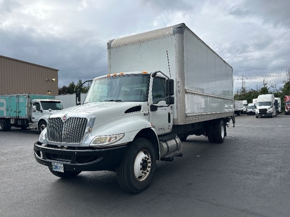 Medium Duty Box Truck-Light and Medium Duty Trucks-International-2020-MV607-Kent-WA-210,154\n\t\tmiles-$ 45,750 - Image 3