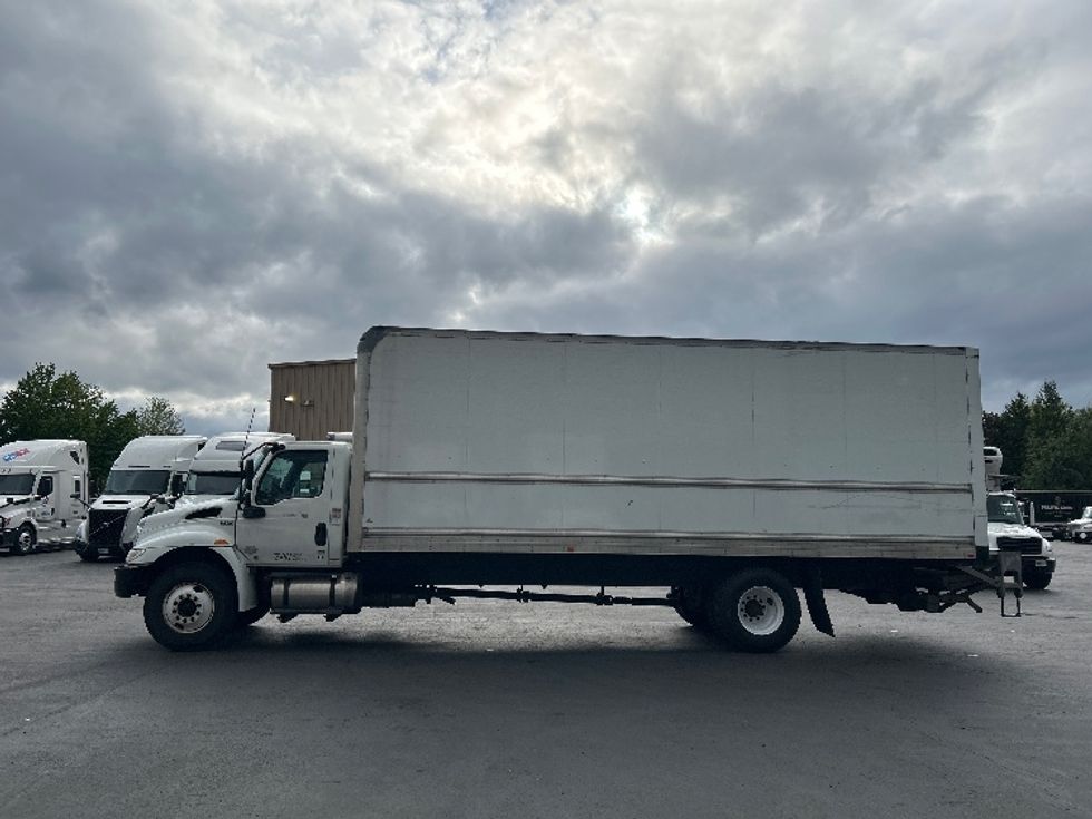 Medium Duty Box Truck-Light and Medium Duty Trucks-International-2020-MV607-Kent-WA-210,154\n\t\tmiles-$ 45,750 - Image 4