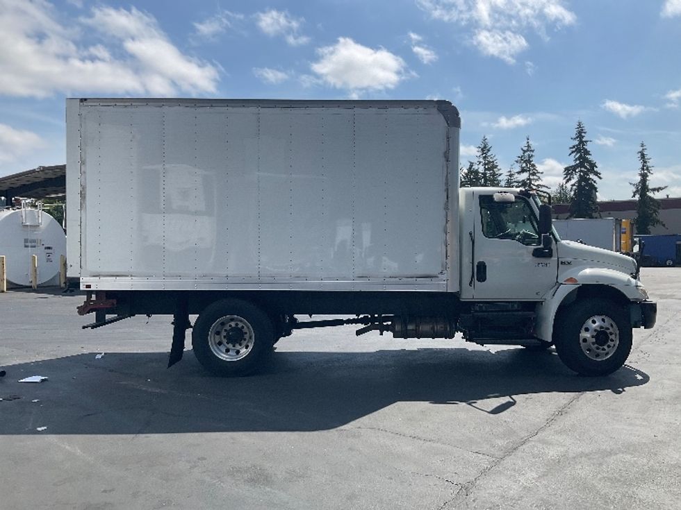 Medium Duty Box Truck-Light and Medium Duty Trucks-International-2020-MV607-Kent-WA-217,851\n\t\tmiles-$ 36,000 - Image 15