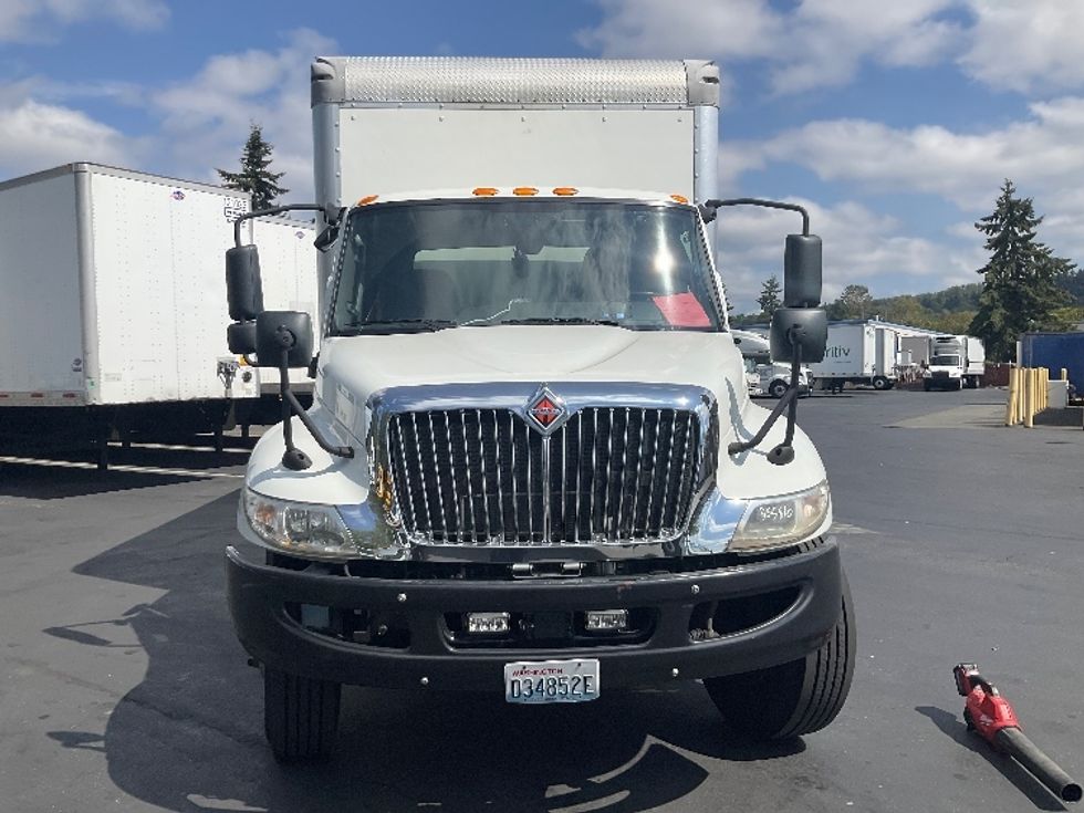 Medium Duty Box Truck-Light and Medium Duty Trucks-International-2020-MV607-Kent-WA-217,851\n\t\tmiles-$ 36,000 - Image 2
