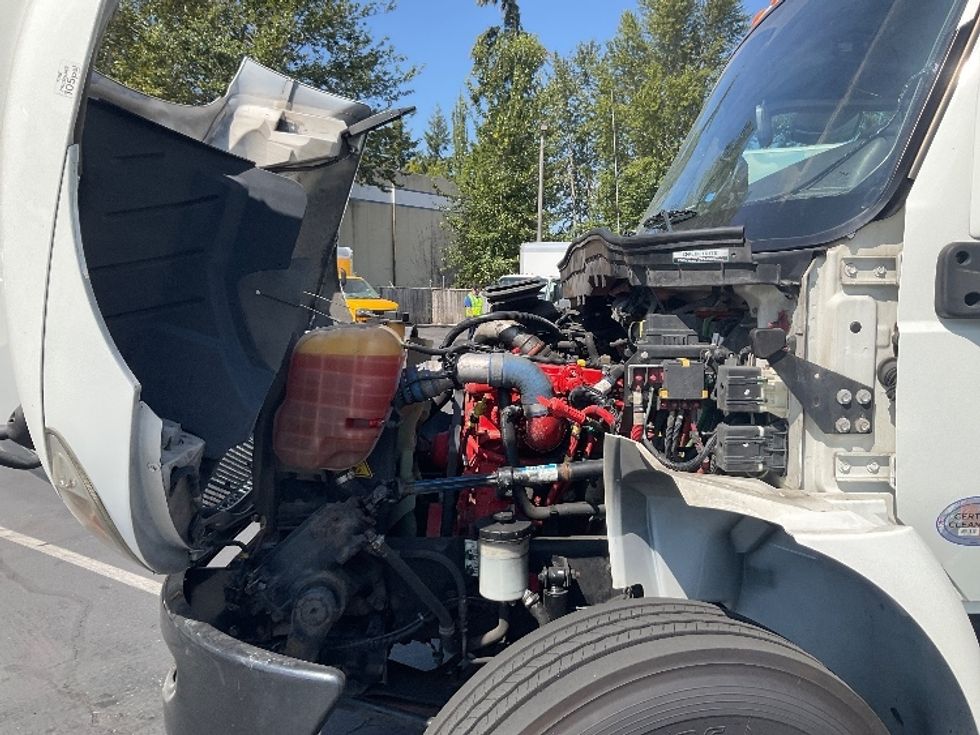 Medium Duty Box Truck-Light and Medium Duty Trucks-International-2020-MV607-Kent-WA-217,851\n\t\tmiles-$ 36,000 - Image 24