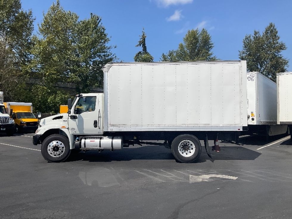 Medium Duty Box Truck-Light and Medium Duty Trucks-International-2020-MV607-Kent-WA-217,851\n\t\tmiles-$ 36,000 - Image 4