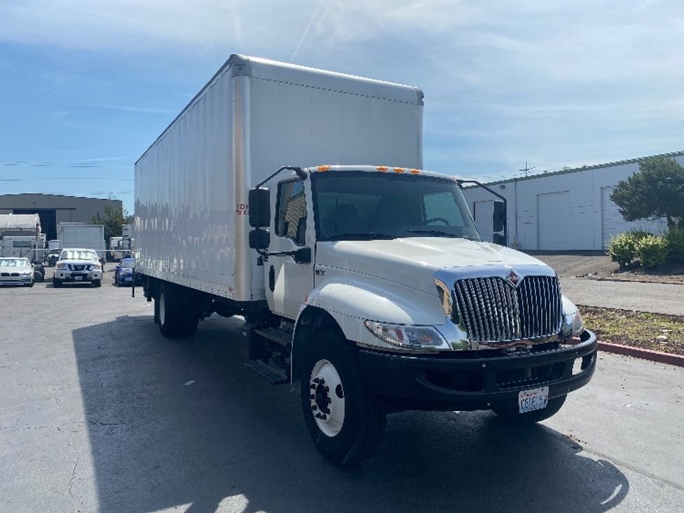 Medium Duty Box Truck-Light and Medium Duty Trucks-International-2020-MV607-Kent-WA-64,139\n\t\tmiles-$ 62,500 - Image 1