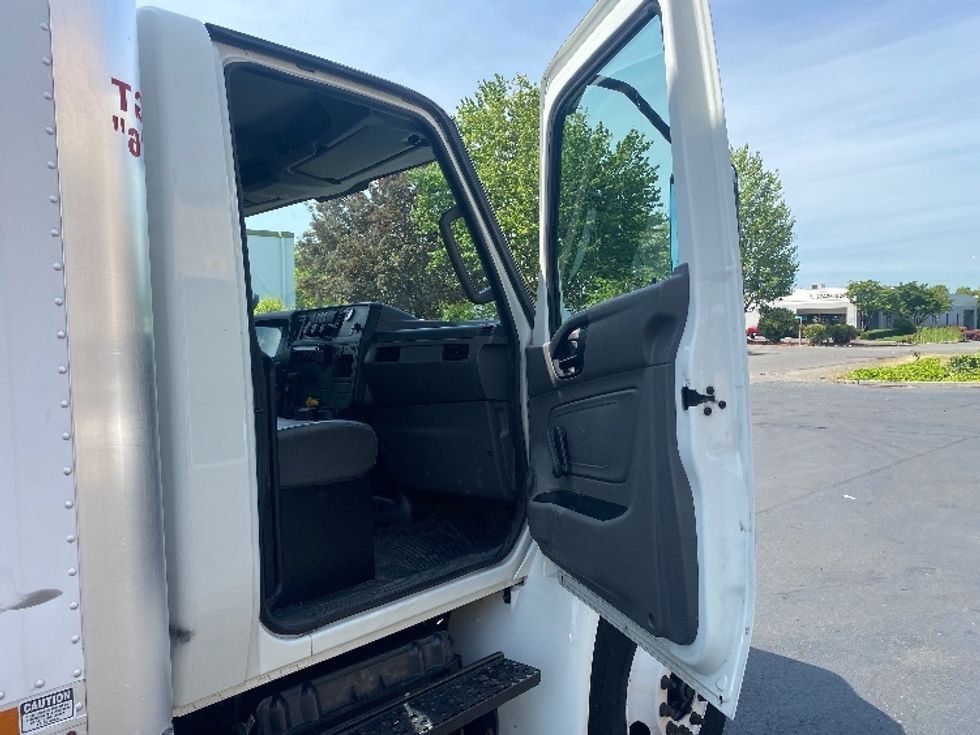 Medium Duty Box Truck-Light and Medium Duty Trucks-International-2020-MV607-Kent-WA-64,139\n\t\tmiles-$ 62,500 - Image 20