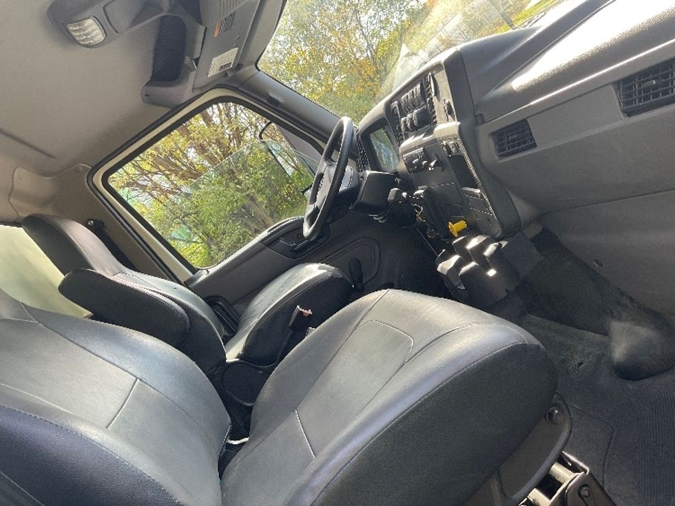 Medium Duty Box Truck-Light and Medium Duty Trucks-International-2020-MV607-King Of Prussia-PA-119,979\n\t\tmiles-$ 56,500 - Image 22