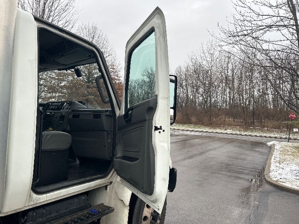 Medium Duty Box Truck-Light and Medium Duty Trucks-International-2020-MV607-King Of Prussia-PA-139,023\n\t\tmiles-$ 46,750 - Image 19