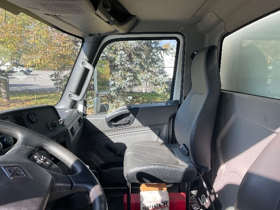 Medium Duty Box Truck-Light and Medium Duty Trucks-International-2020-MV607-King Of Prussia-PA-252,610\n\t\tmiles-$ 32,000 - Image 19
