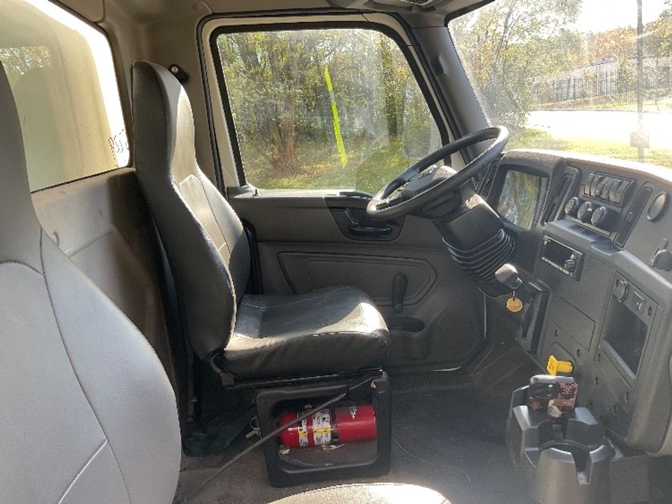 Medium Duty Box Truck-Light and Medium Duty Trucks-International-2020-MV607-King Of Prussia-PA-252,610\n\t\tmiles-$ 32,000 - Image 22