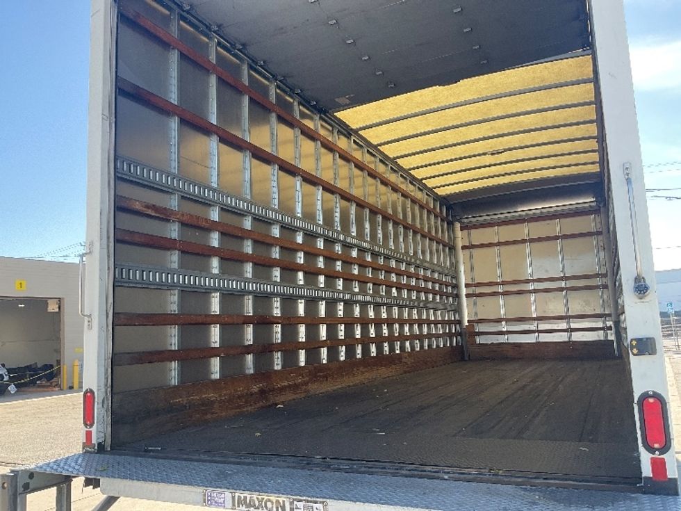 Medium Duty Box Truck-Light and Medium Duty Trucks-International-2020-MV607-La Mirada-CA-158,000\n\t\tmiles-$ 54,500 - Image 11