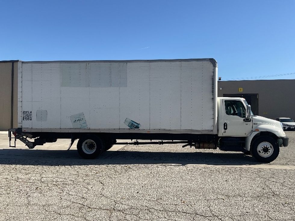 Medium Duty Box Truck-Light and Medium Duty Trucks-International-2020-MV607-La Mirada-CA-158,000\n\t\tmiles-$ 54,500 - Image 15