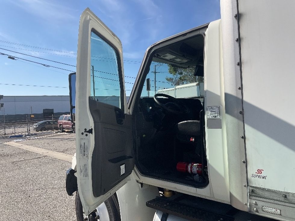 Medium Duty Box Truck-Light and Medium Duty Trucks-International-2020-MV607-La Mirada-CA-158,000\n\t\tmiles-$ 54,500 - Image 16