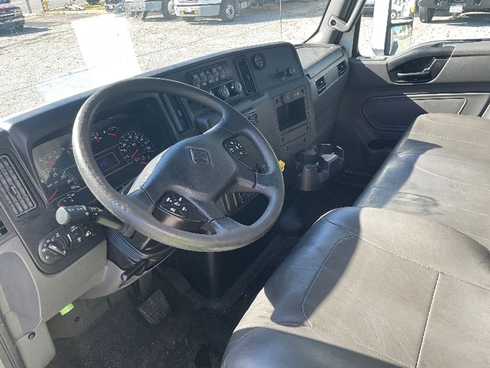Medium Duty Box Truck-Light and Medium Duty Trucks-International-2020-MV607-La Mirada-CA-158,000\n\t\tmiles-$ 54,500 - Image 17