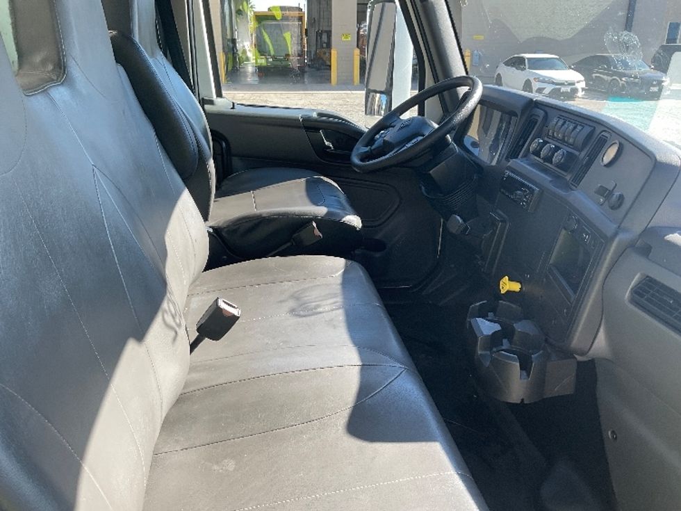 Medium Duty Box Truck-Light and Medium Duty Trucks-International-2020-MV607-La Mirada-CA-158,000\n\t\tmiles-$ 54,500 - Image 22