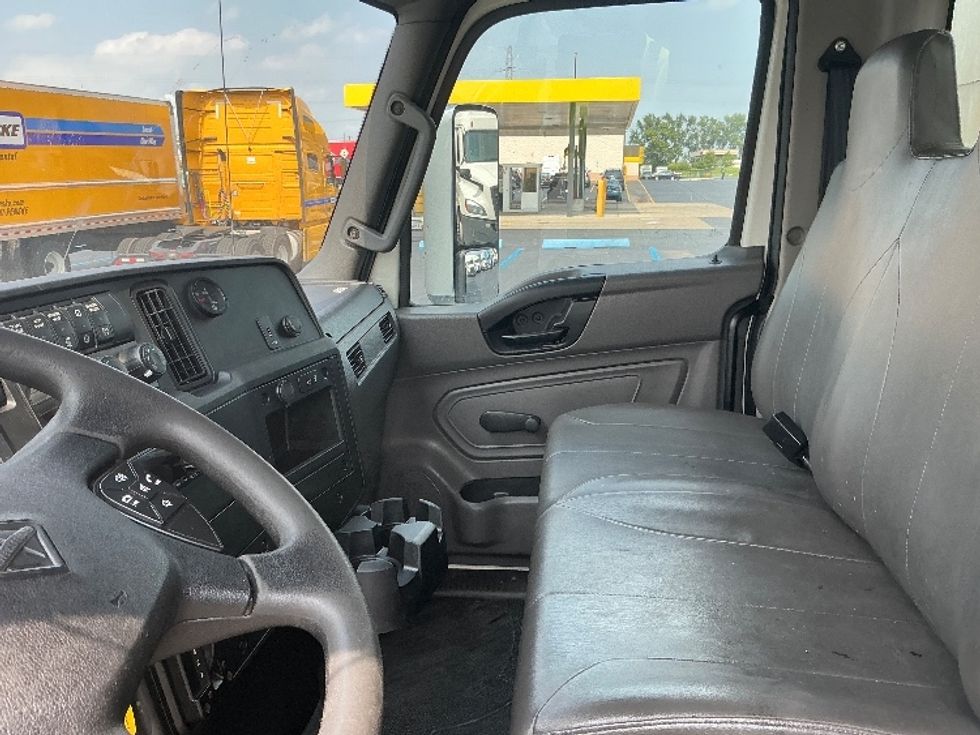 Medium Duty Box Truck-Light and Medium Duty Trucks-International-2020-MV607-La Porte-IN-209,487\n\t\tmiles-$ 43,000 - Image 16