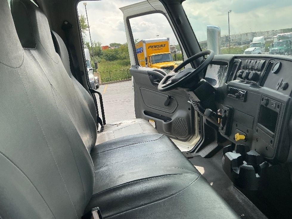 Medium Duty Box Truck-Light and Medium Duty Trucks-International-2020-MV607-La Porte-IN-209,487\n\t\tmiles-$ 43,000 - Image 19