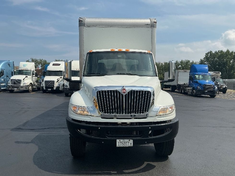 Medium Duty Box Truck-Light and Medium Duty Trucks-International-2020-MV607-La Porte-IN-209,487\n\t\tmiles-$ 43,000 - Image 2