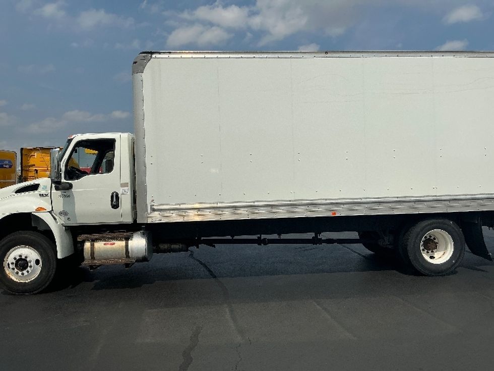 Medium Duty Box Truck-Light and Medium Duty Trucks-International-2020-MV607-La Porte-IN-209,487\n\t\tmiles-$ 43,000 - Image 4