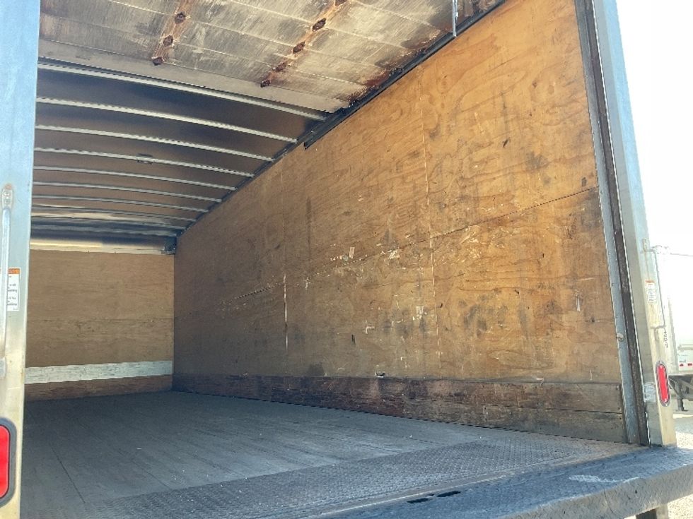 Medium Duty Box Truck-Light and Medium Duty Trucks-International-2020-MV607-La Porte-IN-270,540\n\t\tmiles-$ 31,750 - Image 11