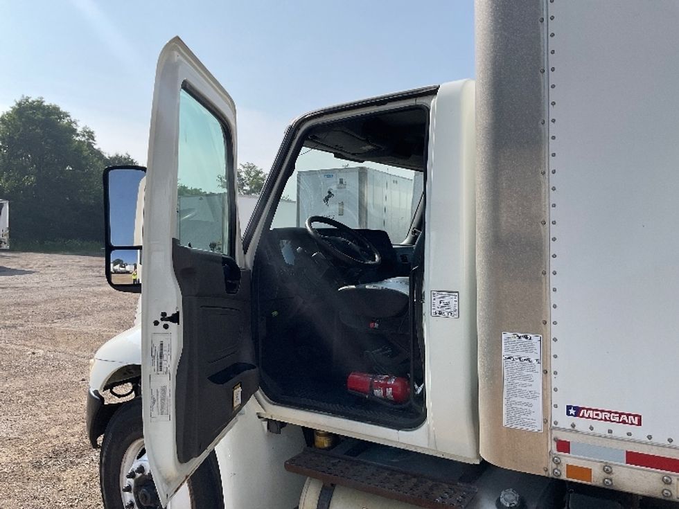 Medium Duty Box Truck-Light and Medium Duty Trucks-International-2020-MV607-La Porte-IN-270,540\n\t\tmiles-$ 31,750 - Image 15