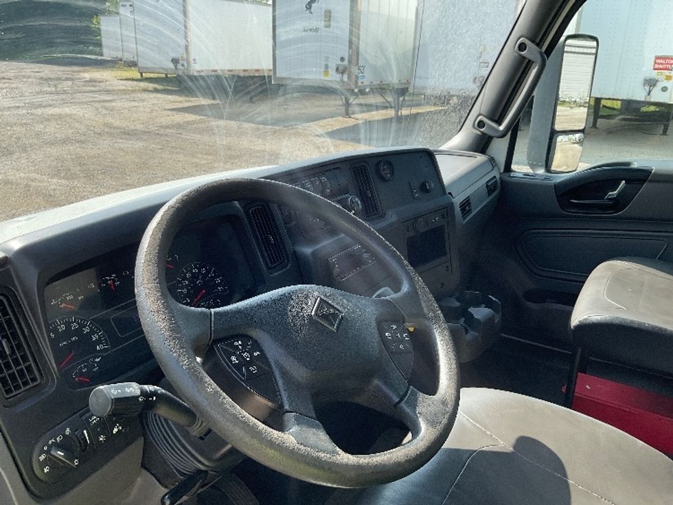 Medium Duty Box Truck-Light and Medium Duty Trucks-International-2020-MV607-La Porte-IN-270,540\n\t\tmiles-$ 31,750 - Image 16