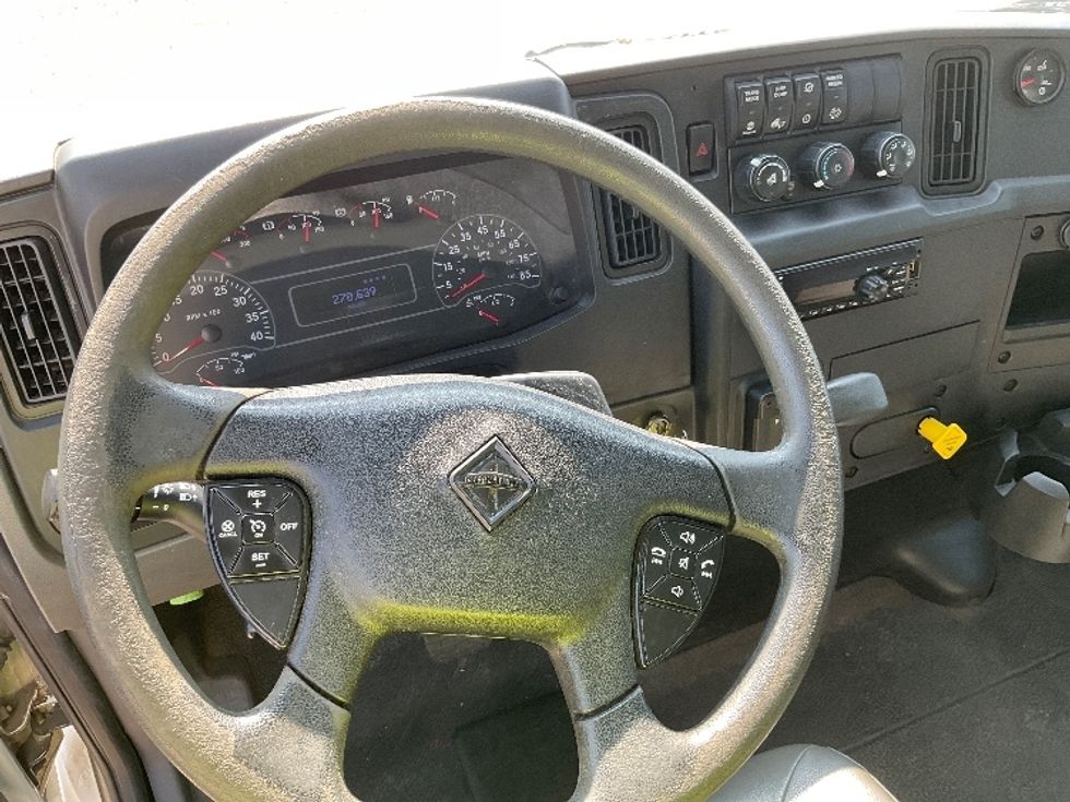 Medium Duty Box Truck-Light and Medium Duty Trucks-International-2020-MV607-La Porte-IN-270,540\n\t\tmiles-$ 31,750 - Image 17