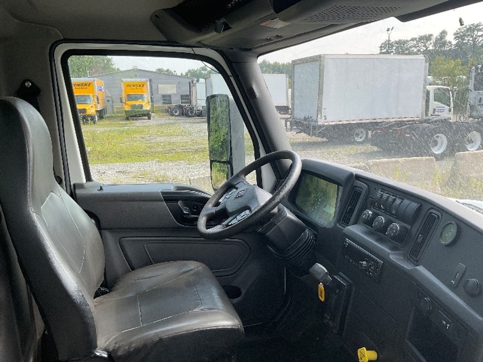 Medium Duty Box Truck-Light and Medium Duty Trucks-International-2020-MV607-La Porte-IN-270,540\n\t\tmiles-$ 31,750 - Image 21